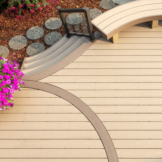 Example of a minimalist deck design in Chicago