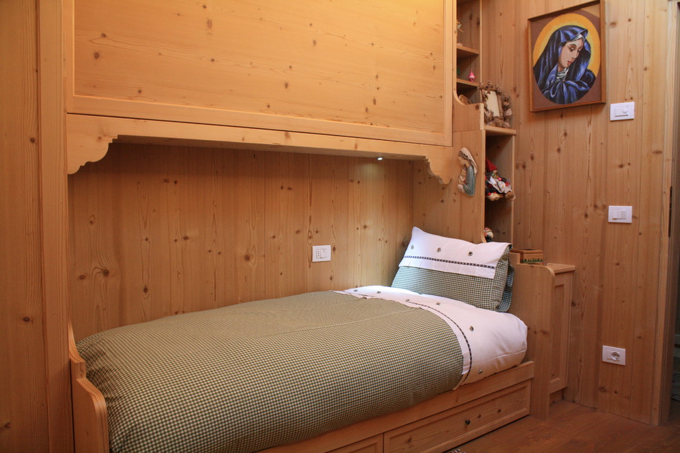 Bedroom - small rustic guest light wood floor bedroom idea in Milan