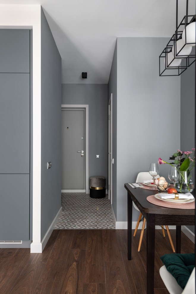 Серый, изумрудный и ягодный