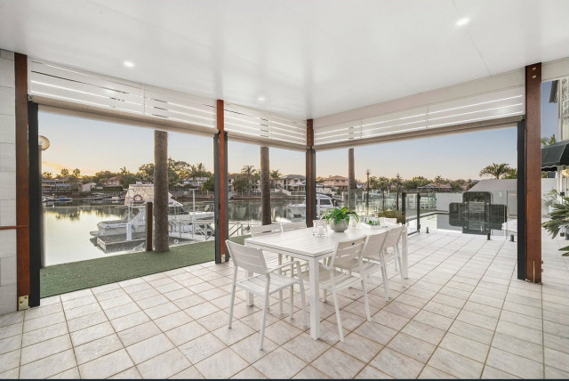 6 Reliance Court, Newport - Full Style contemporary-patio