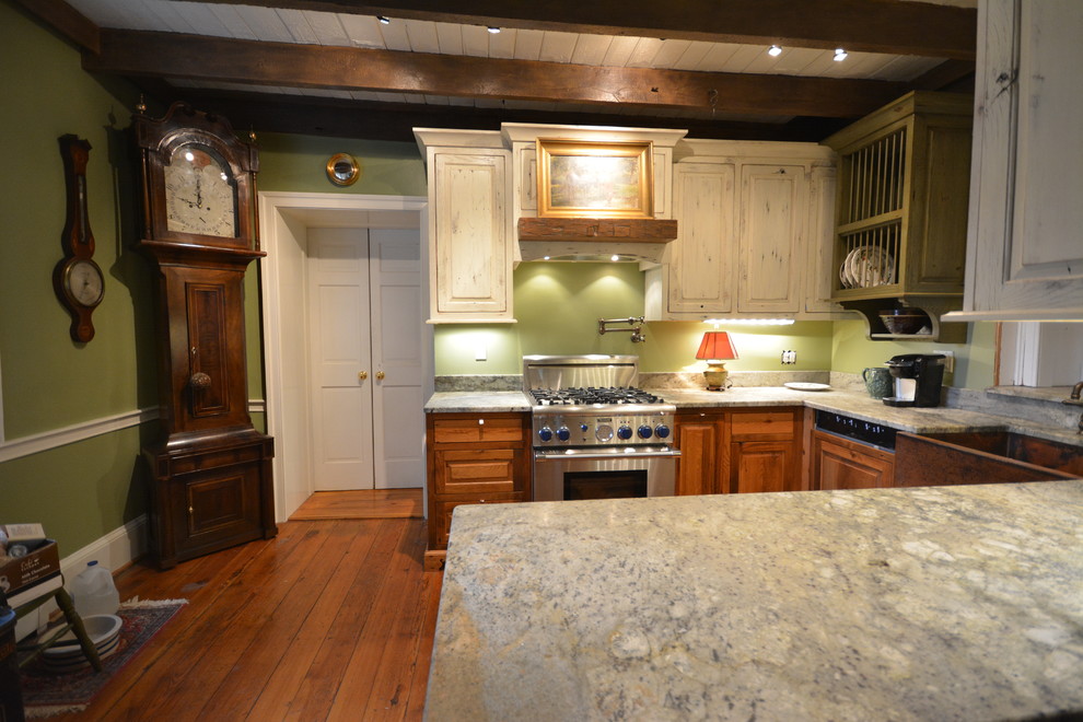 Example of a mountain style kitchen design in DC Metro