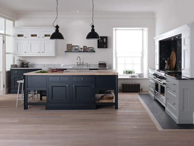 Classic English Kitchen Island klassisch-kueche