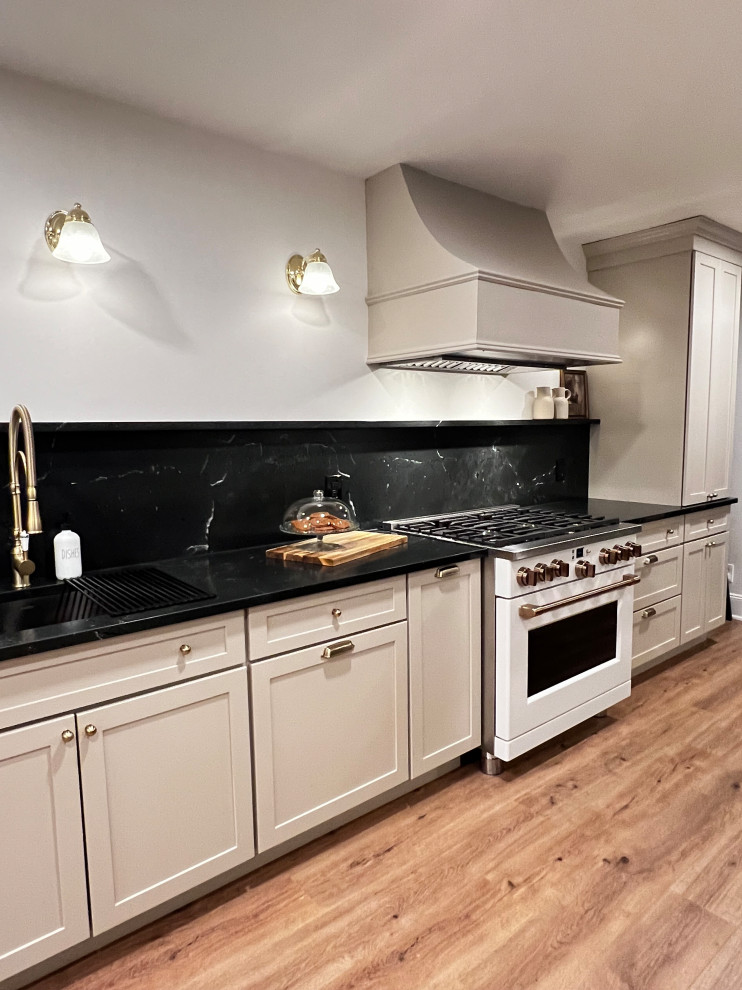 Vintage Modern Kitchen - Middle Island, NY