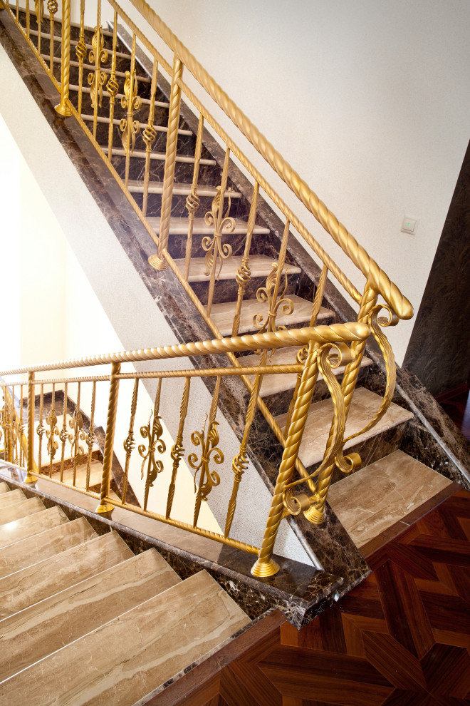 Лестница из натурально камня