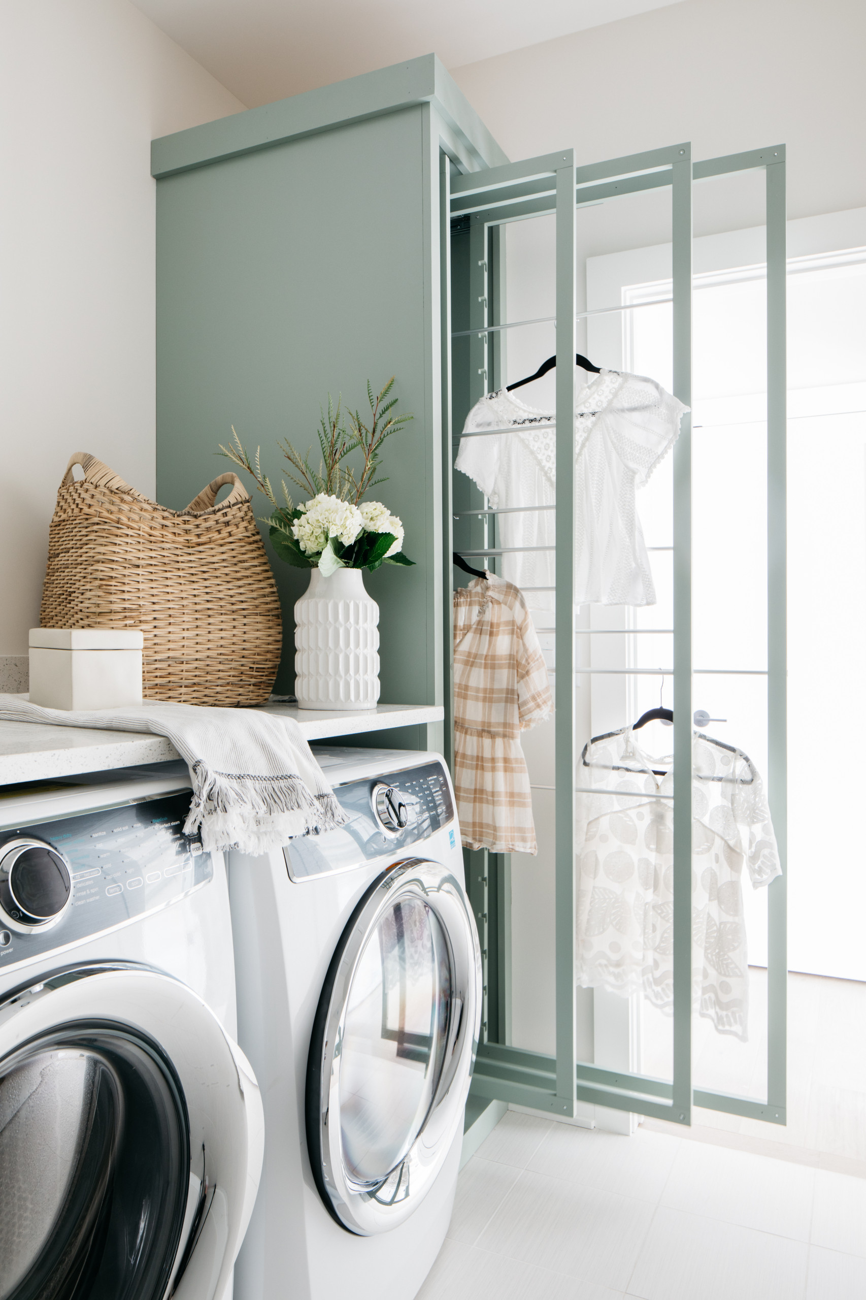 23 Utility Rooms With Clothes-drying Racks | Houzz UK