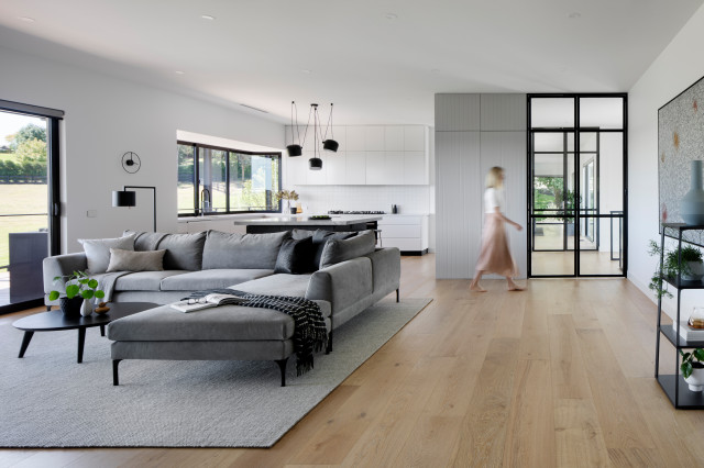 Post & Gable House contemporary-vardagsrum