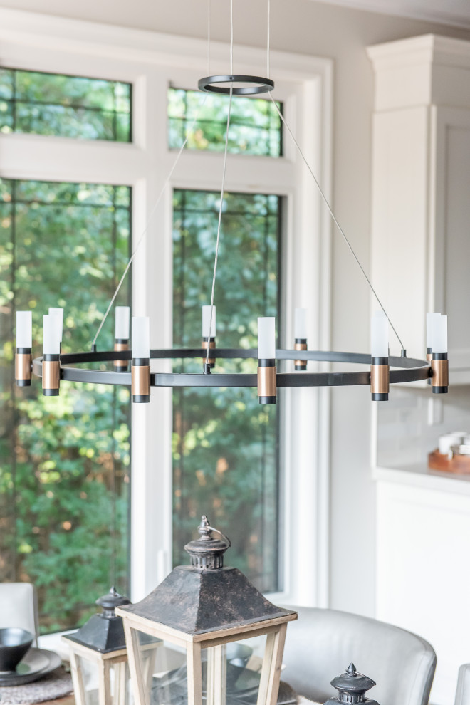 Example of a transitional home design design in Toronto