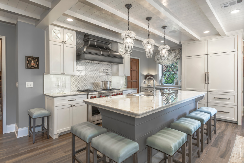 Example of a transitional kitchen design in Chicago