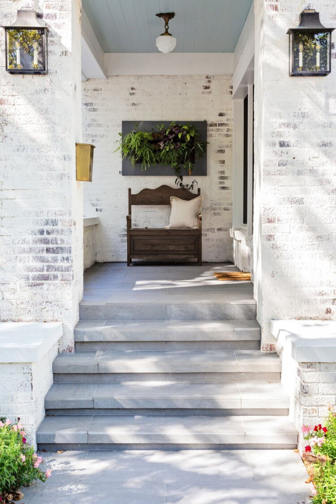 Mittelgroße Moderne Haustür mit weißer Wandfarbe in Tampa