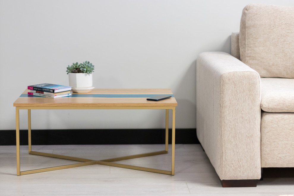 Журнальный столик в гостиную