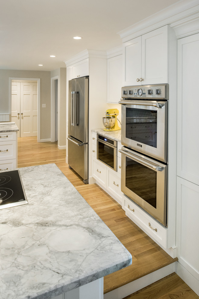 Inspiration for a transitional kitchen remodel in Boston