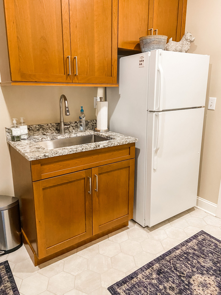 Laundry room - transitional laundry room idea in Baltimore