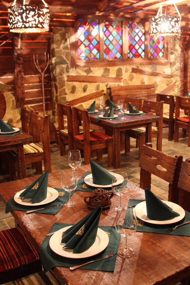 "Драккар", пивной ресторан.