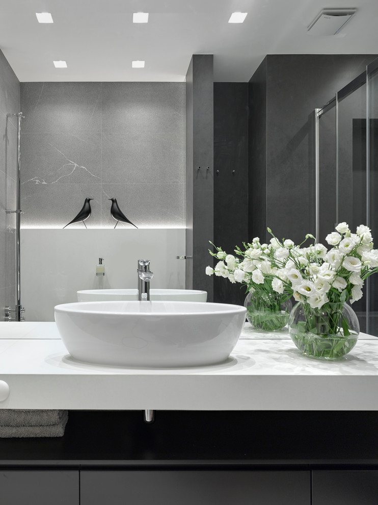 Design ideas for a contemporary bathroom in Moscow with a vessel sink.