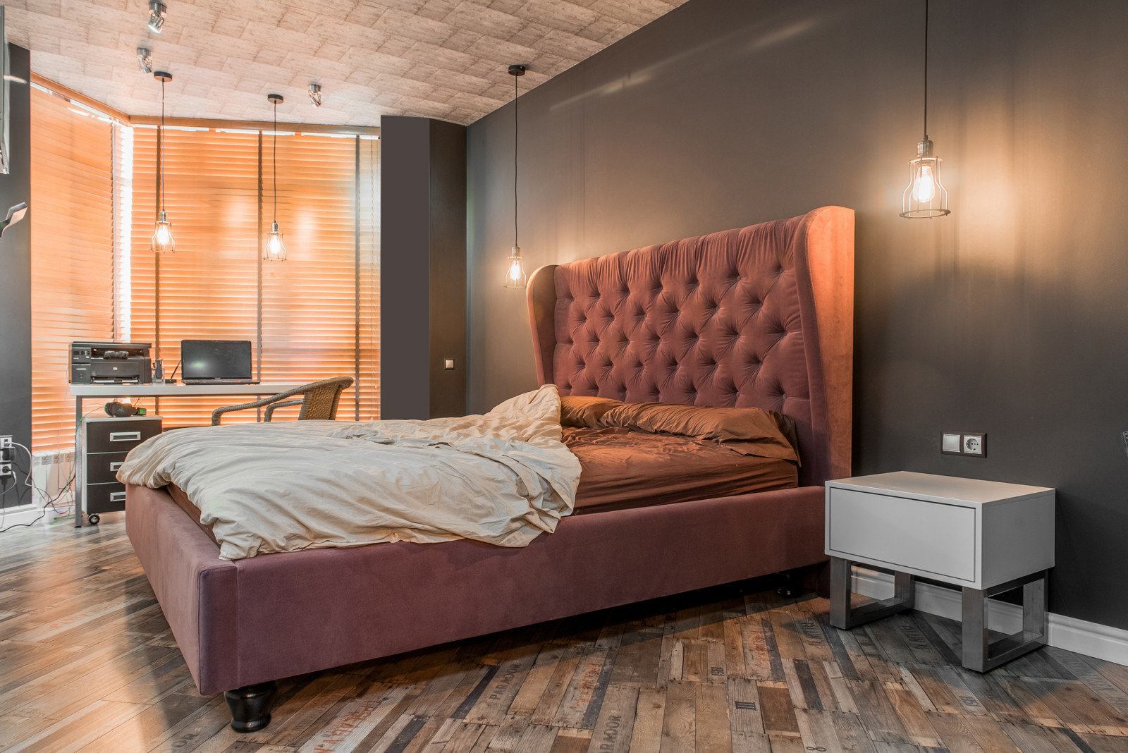 (Реализовано) Спальня в стиле Лофт