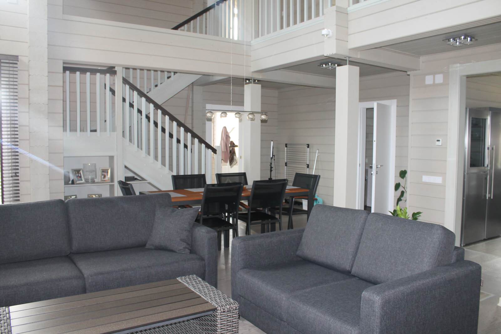 Отделка дома и бани из клееного бруса