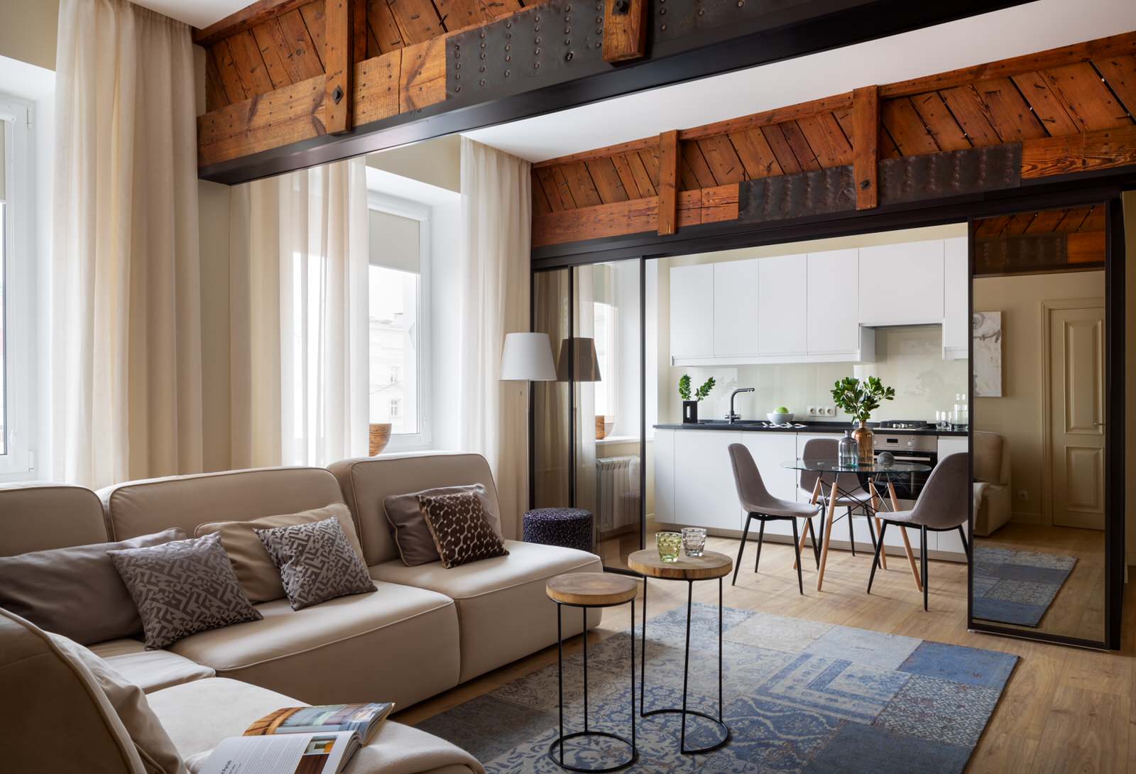 Реализация двухкомнатной квартиры в Малом Гнездниковском переулке.