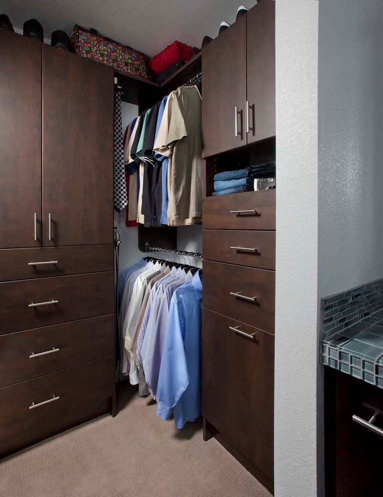 Inspiration for a contemporary storage and wardrobe in Phoenix.
