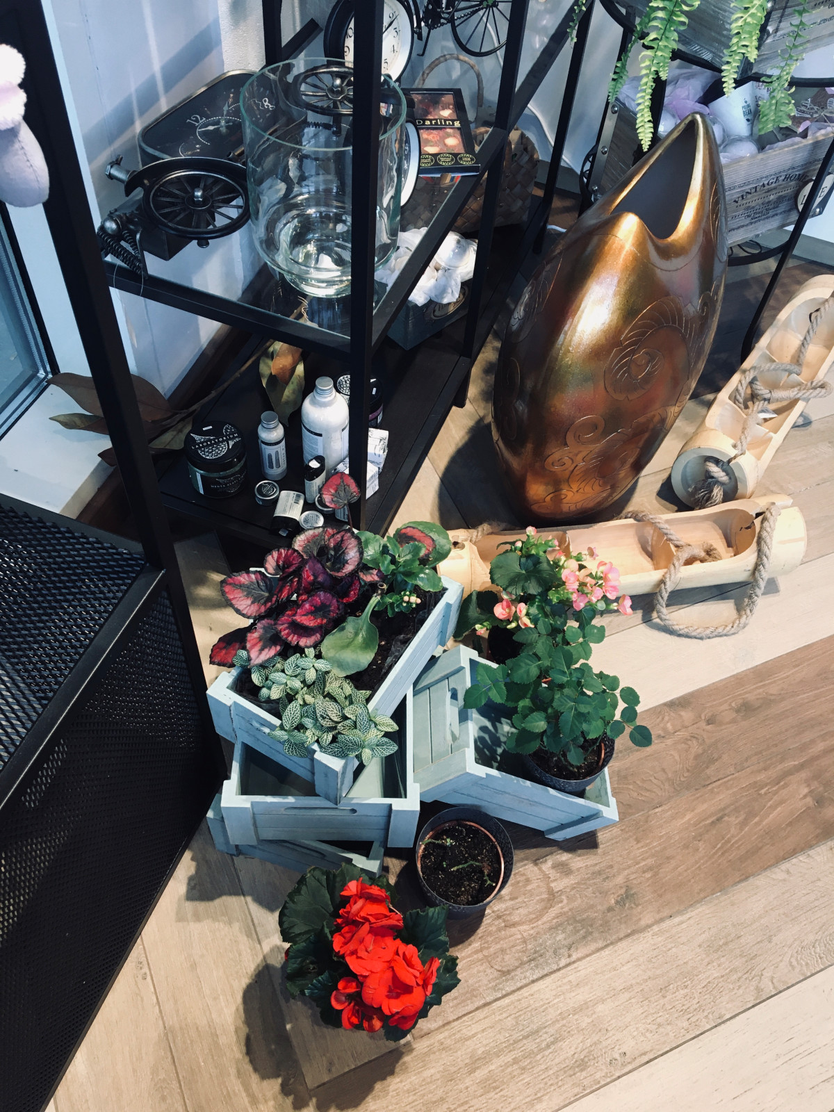 Реализация: магазин цветов в "ЖК Лица"