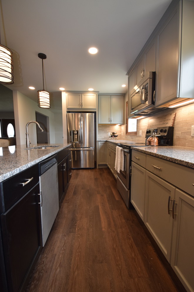 Home design - transitional home design idea