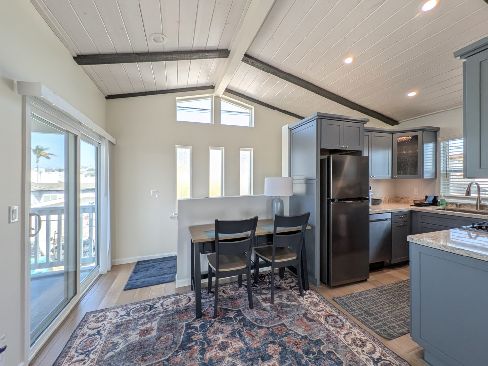 ADU 630 S.F. (above Garage) in Pacific Beach