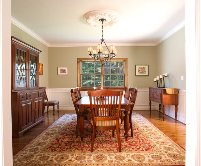 colonial-period-decorated dining room