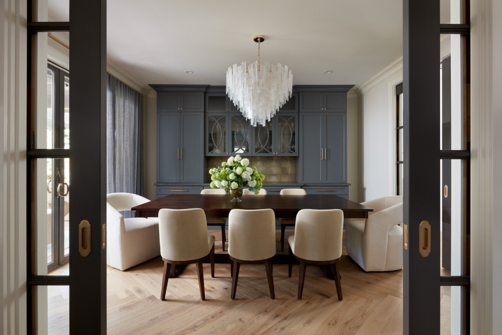 Example of a trendy dining room design in San Francisco