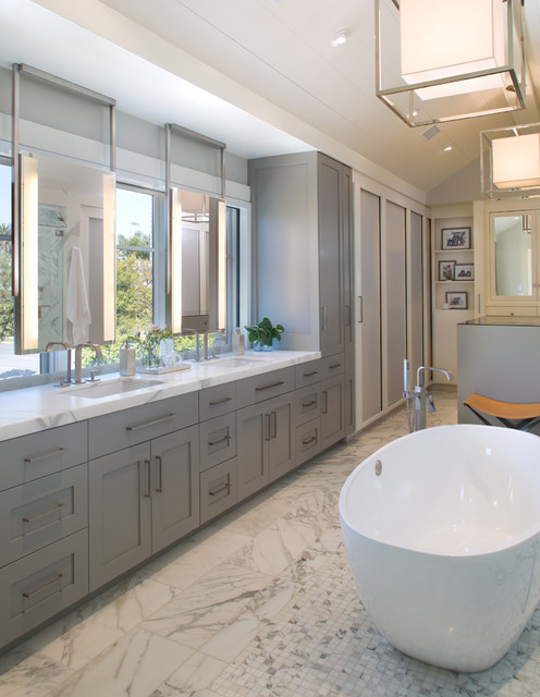 Transitional Bathroom klassisch-modern-badezimmer