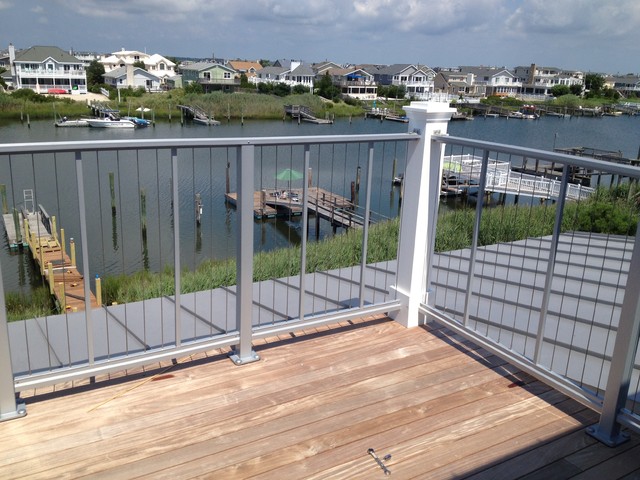 Fairman Residence - Vertical Cable Railing - Modern - Deck