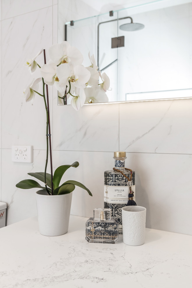 Photo inspiration: Esplanade Apartment Interiors By Brinnie T Design Phillip Island Photo Inspiration
