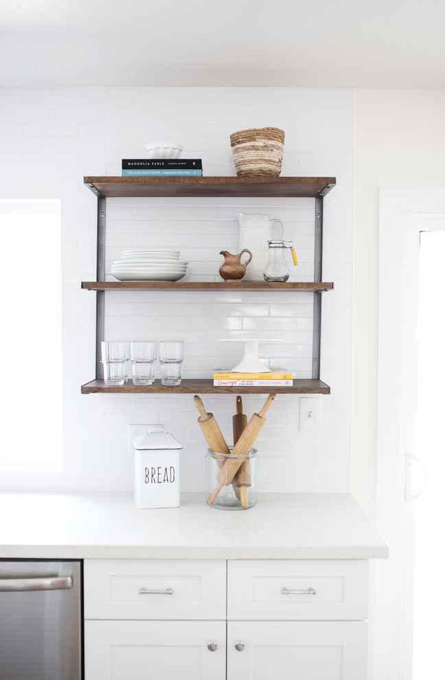 Home design - transitional home design idea in Phoenix
