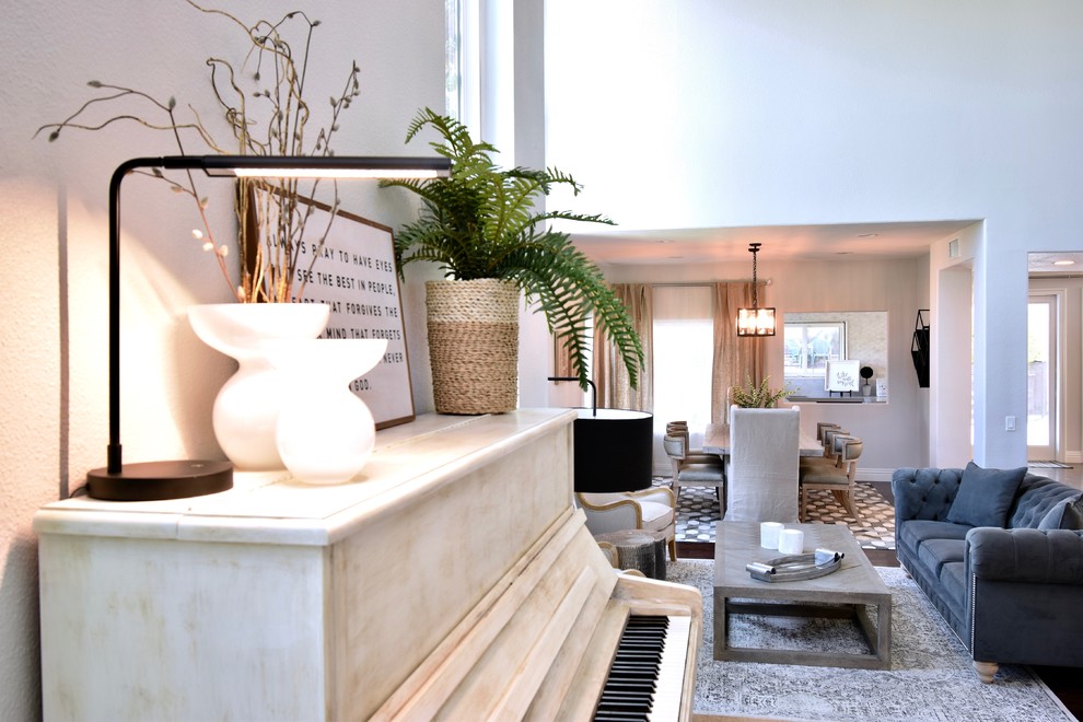Example of a transitional home design design in Orange County