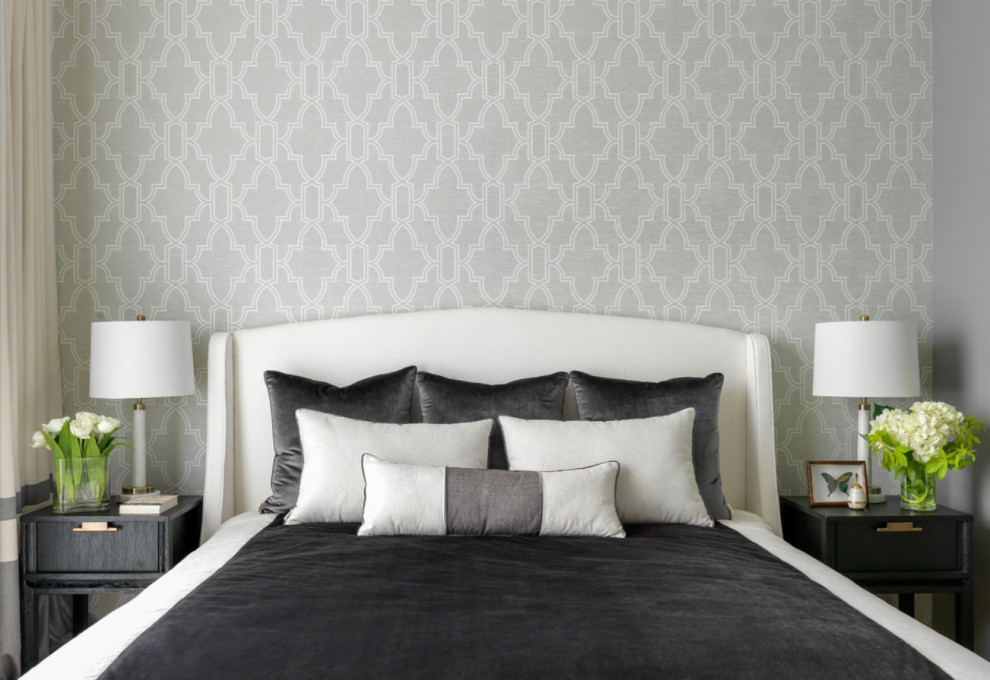 Серые стены и капля бургундского