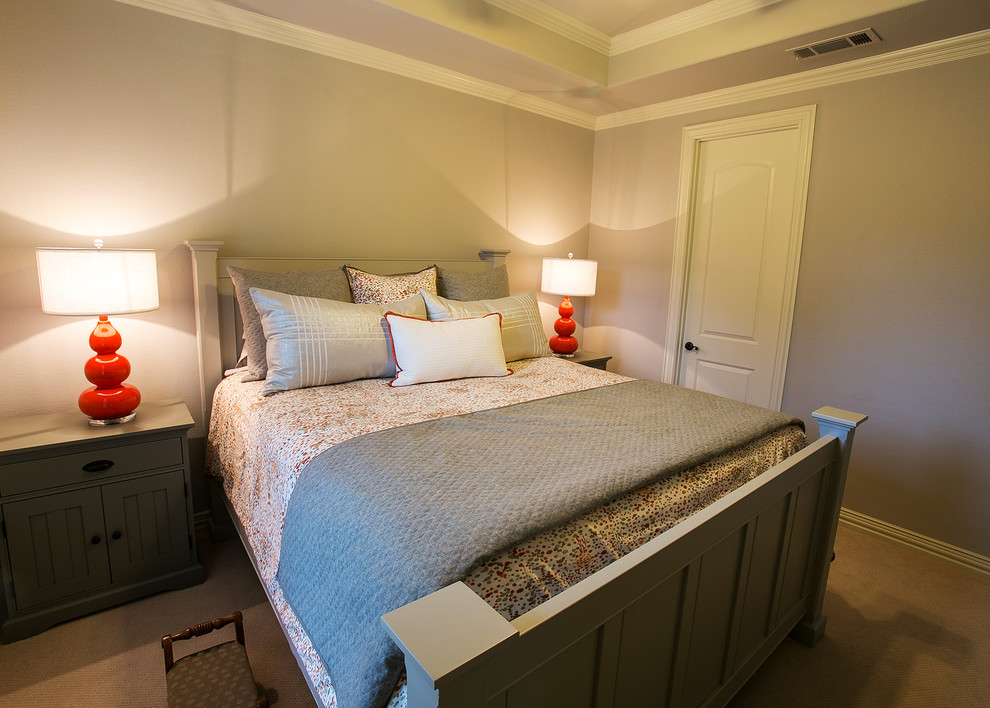 Transitional bedroom photo in Dallas