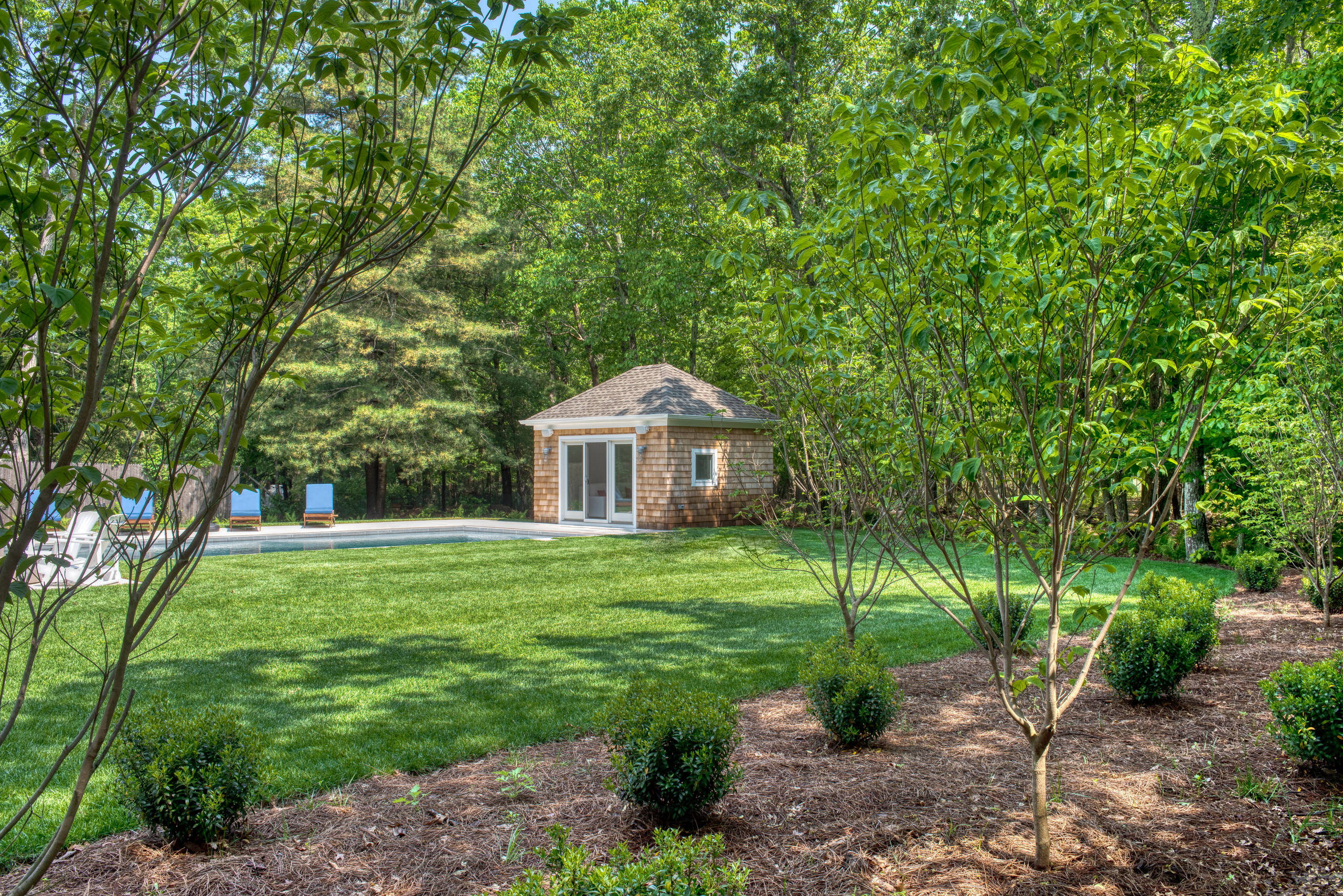 East Hampton House- Pool, Pool house, spa, , stone barbeque, finished basement