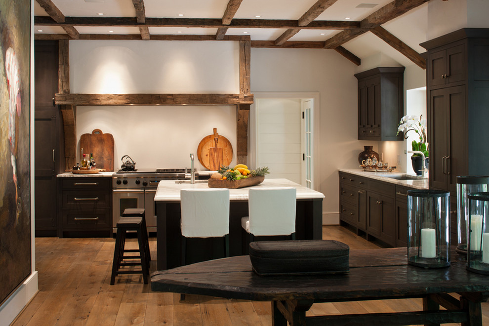 Example of a transitional home design design in Atlanta