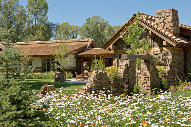 Rustic Traditional rustic-house-exterior