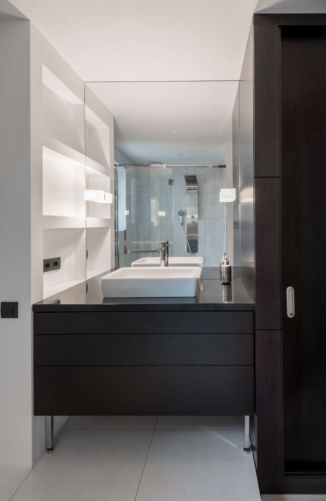 Санузел с использованием натурального кварца