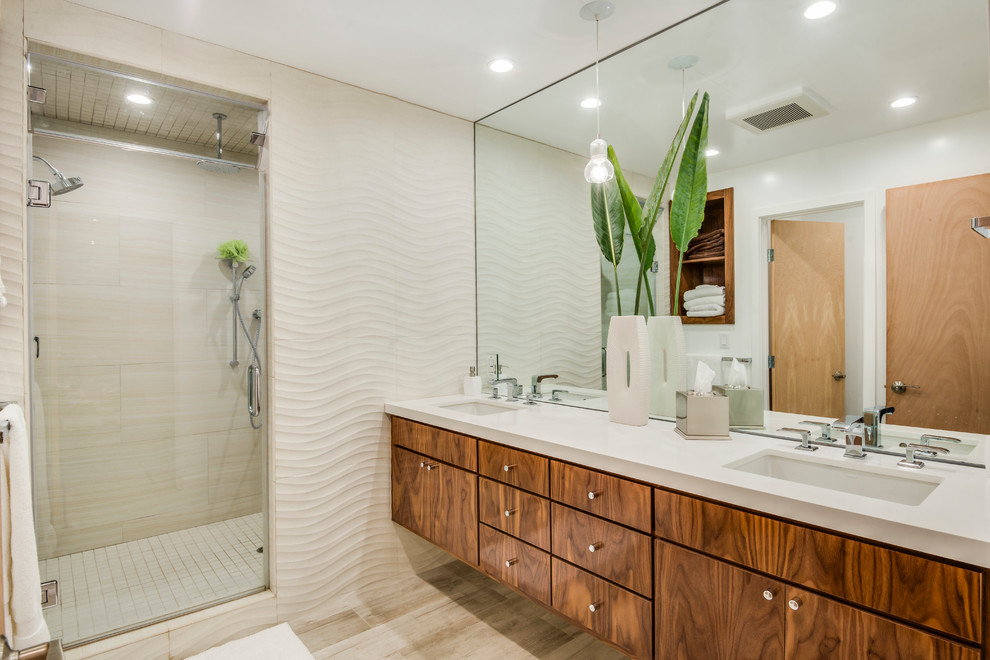 Photo of a large midcentury bathroom in Los Angeles.