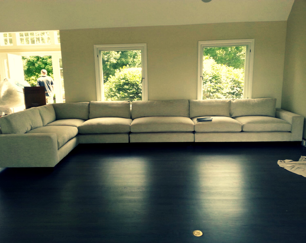 Example of a minimalist home design design in New York