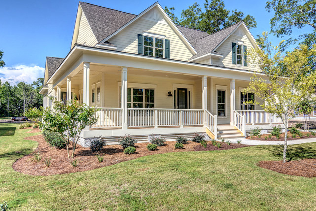 Arlington Model Home by Logan Homes in Helms Port maritim-veranda