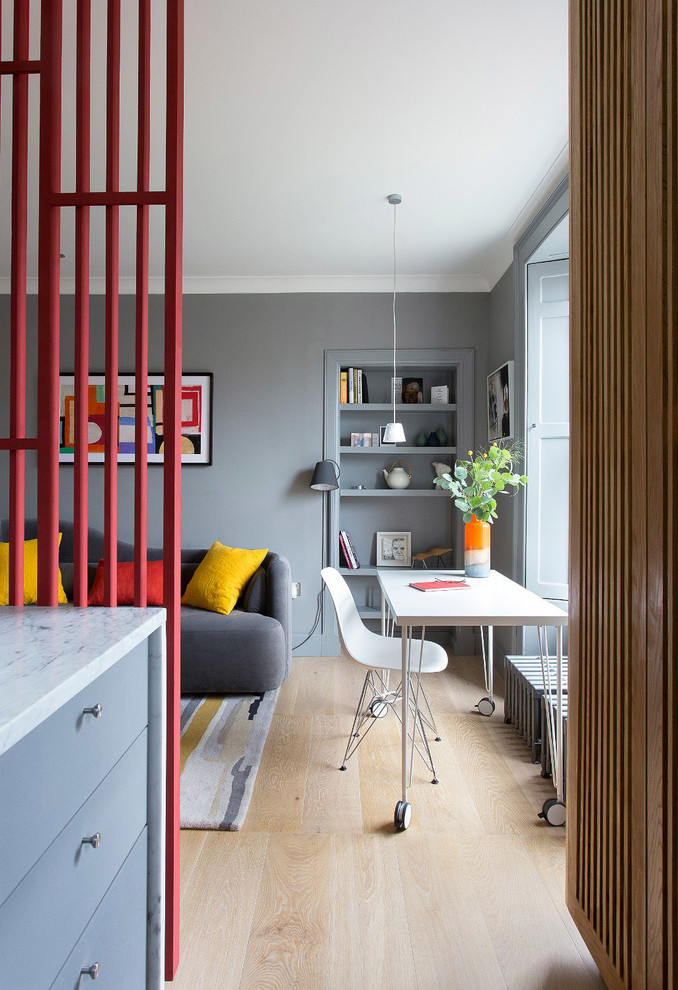This is an example of a contemporary living room in Edinburgh.