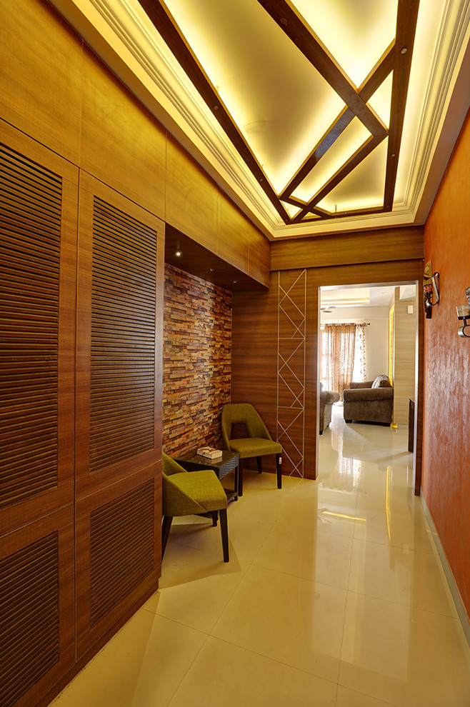 Design ideas for a modern hallway in Bengaluru.