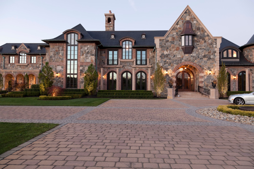 This is an example of an expansive traditional driveway in Philadelphia with concrete pavers.