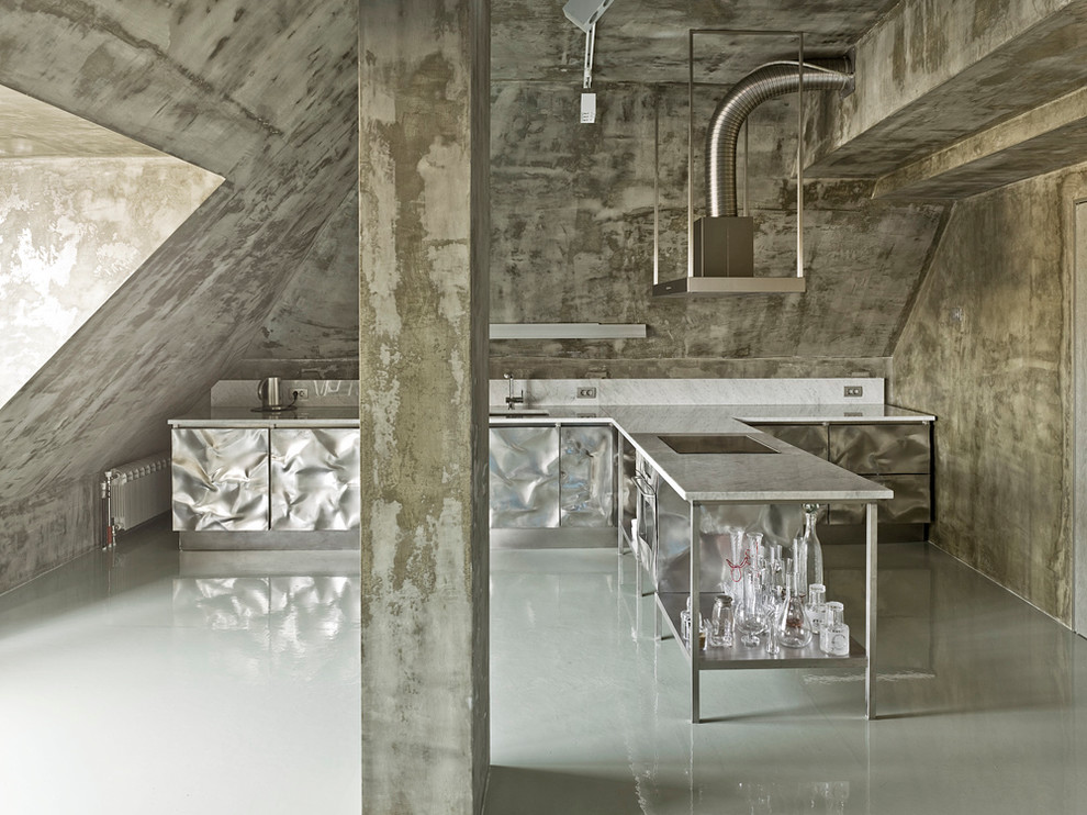 Mid-sized industrial kitchen in Moscow.