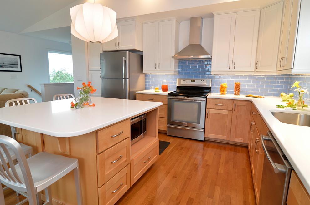 Inspiration for a large transitional kitchen remodel
