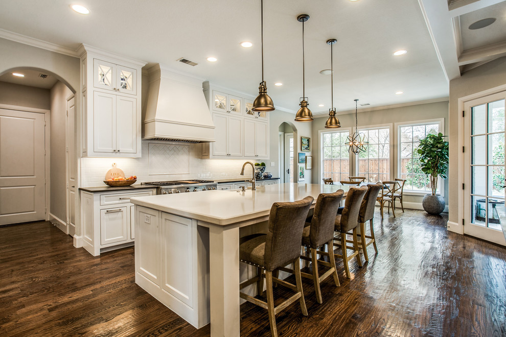 Inspiration for a transitional kitchen remodel in Dallas