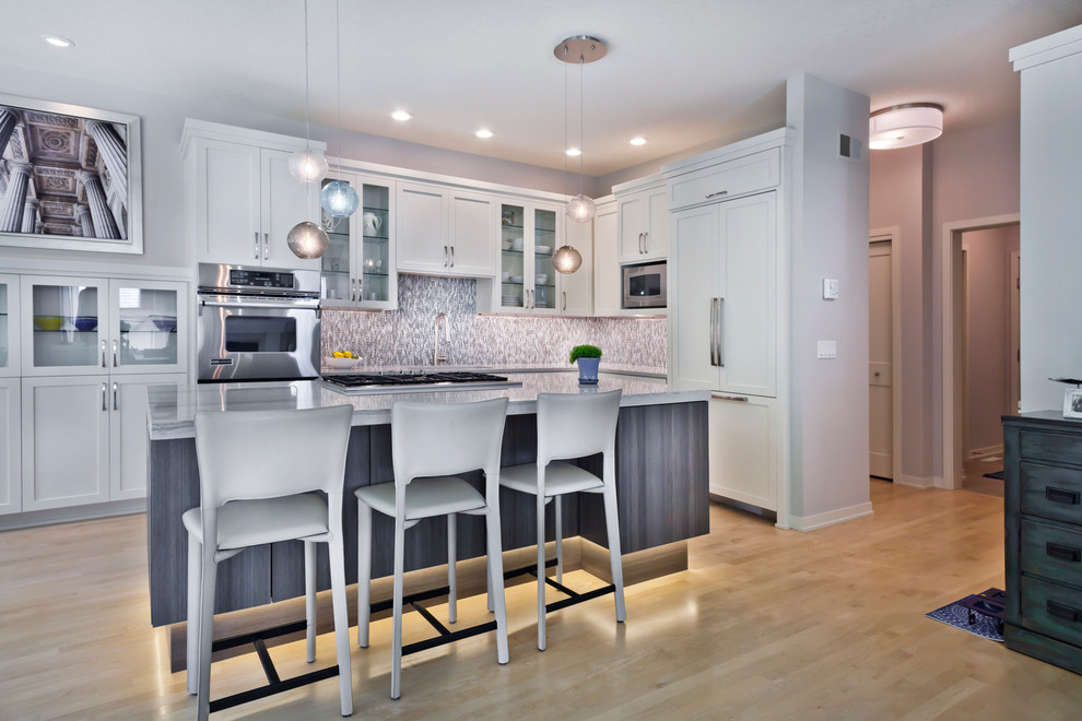 Inspiration for a transitional kitchen remodel in Minneapolis