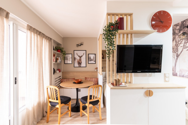 Vesca studio modern-family-room