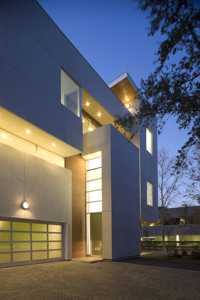 This is an example of a contemporary exterior in Houston.